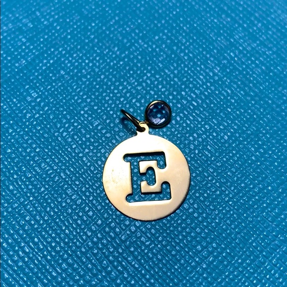18 Karat E Pendant - Picture 1 of 3